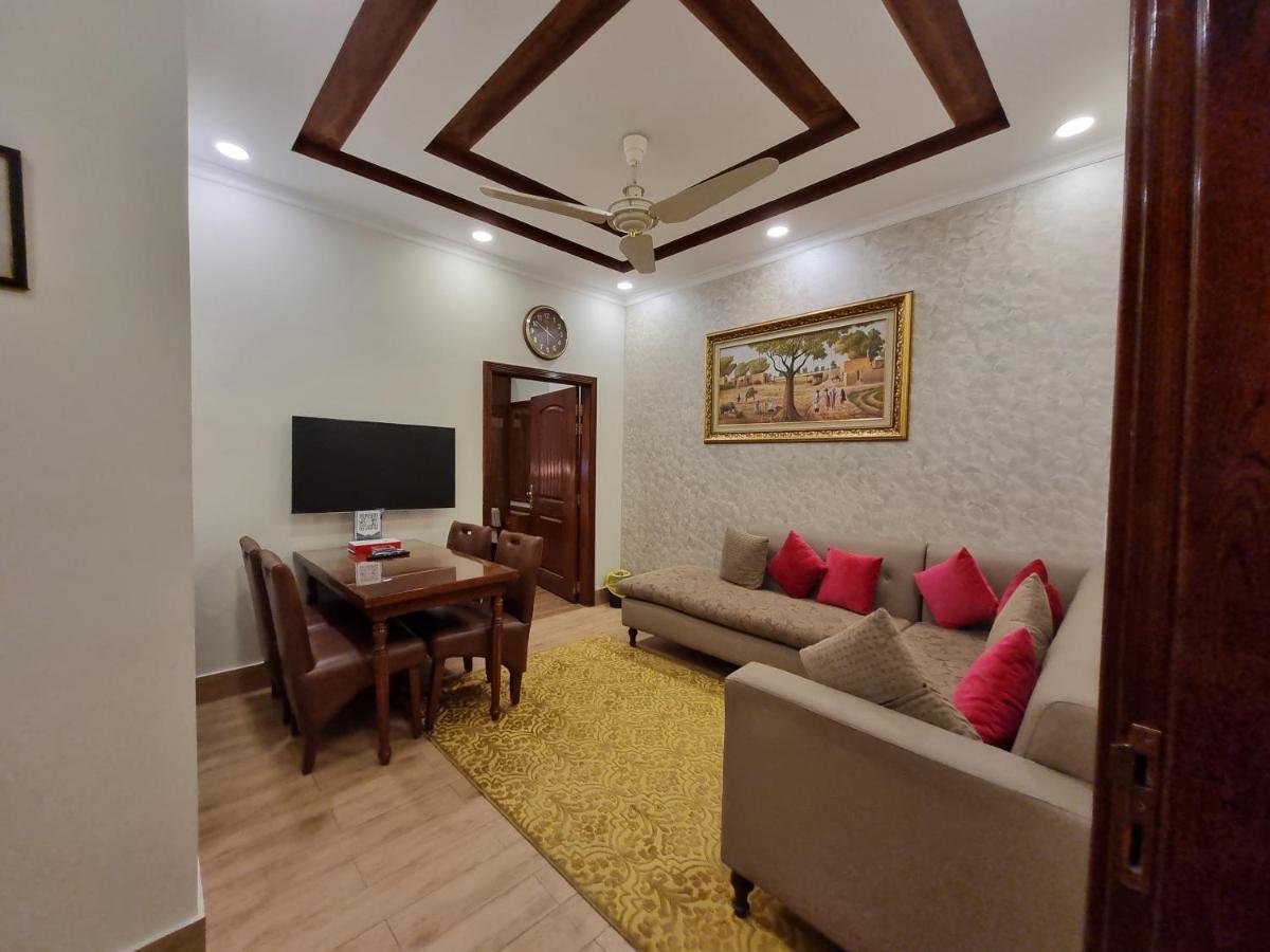 Hayyat Luxury Hotel Suites Lahore Exterior photo